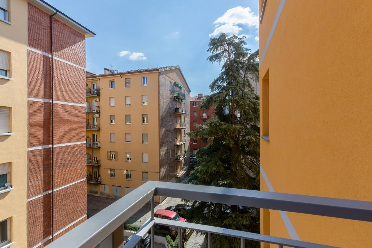 a 500 mt dalla Certosa Apartment Bologna Esterno foto